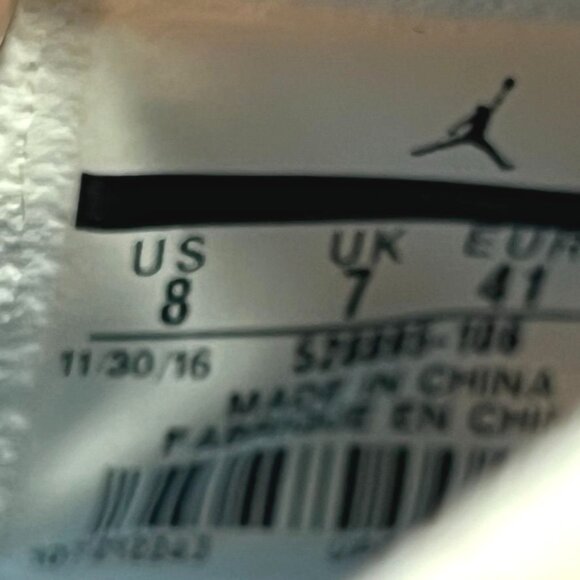 Nike Air Jordan 11 Retro Low UNC Sneakers White/University Blue Mens Size 8 - Picture 4 of 11